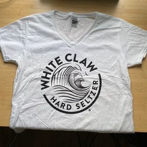 NWOT Gildan White Claw T-shirt